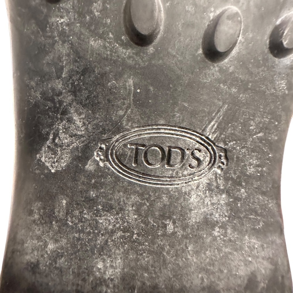 Todd’s Men Shoes. Condition is Pre-owned. Shipped with USPS Priority Mail. - Picture 11 of 16